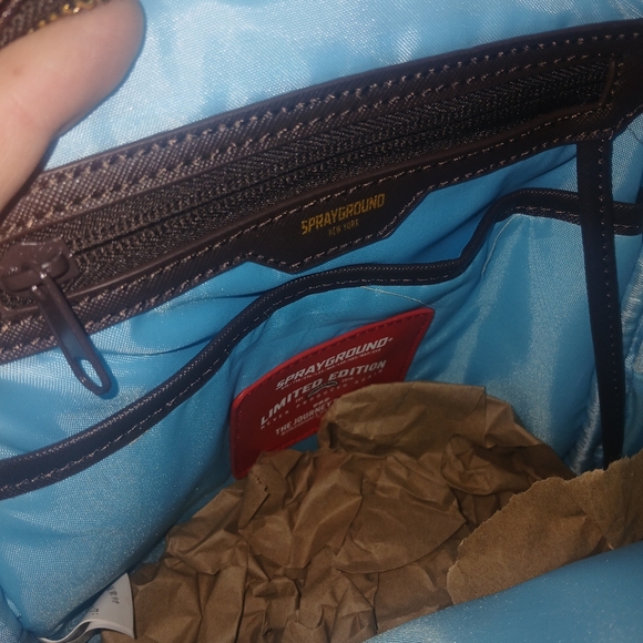 NWTLimited edition Streetsporty style Rounded silhouette Square and floral Shark - Picture 6 of 14